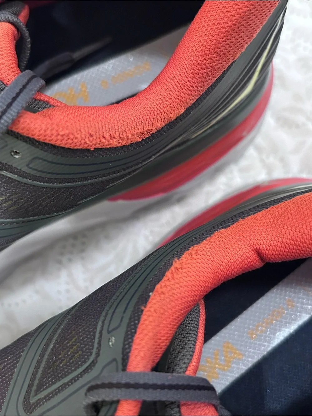 Hoka One One Men’s Size 10 Bondi 7 Color Gray Red/Orange Yellow Comfort